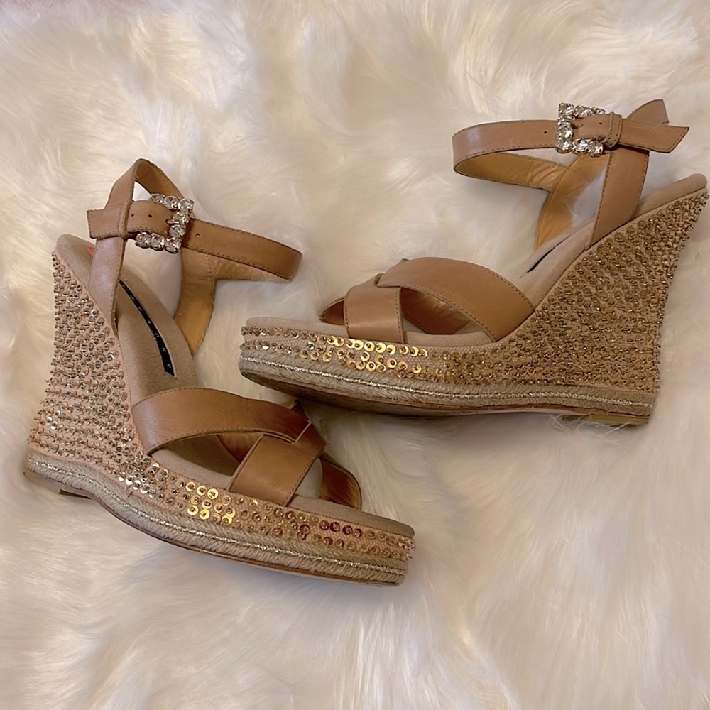 Laundry by Shelli Segal tan and gold sequin wedges